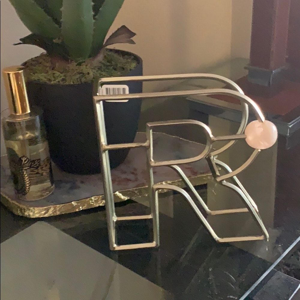 •ANTHROPOLOGIE LETTER R•